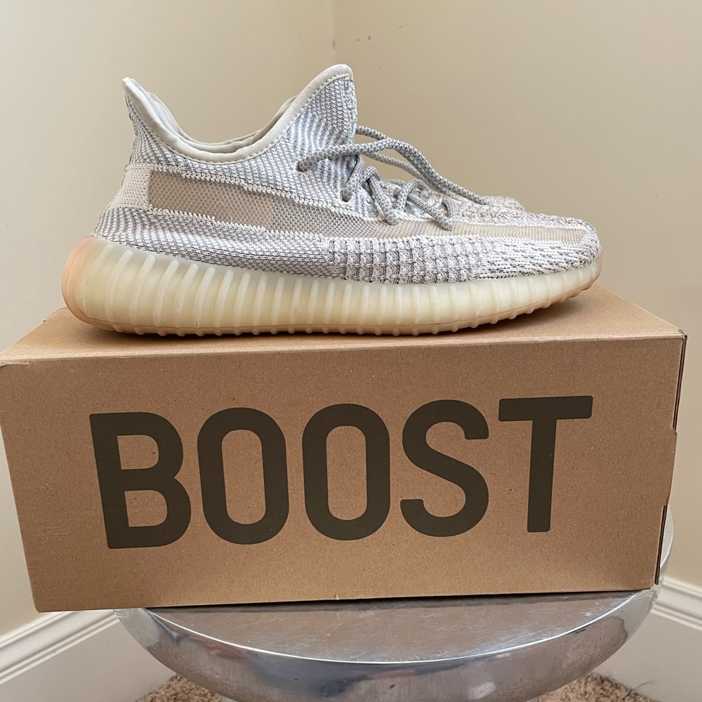 adidas Yeezy Boost 350 V2 Lundmark Size 7 M 9W box